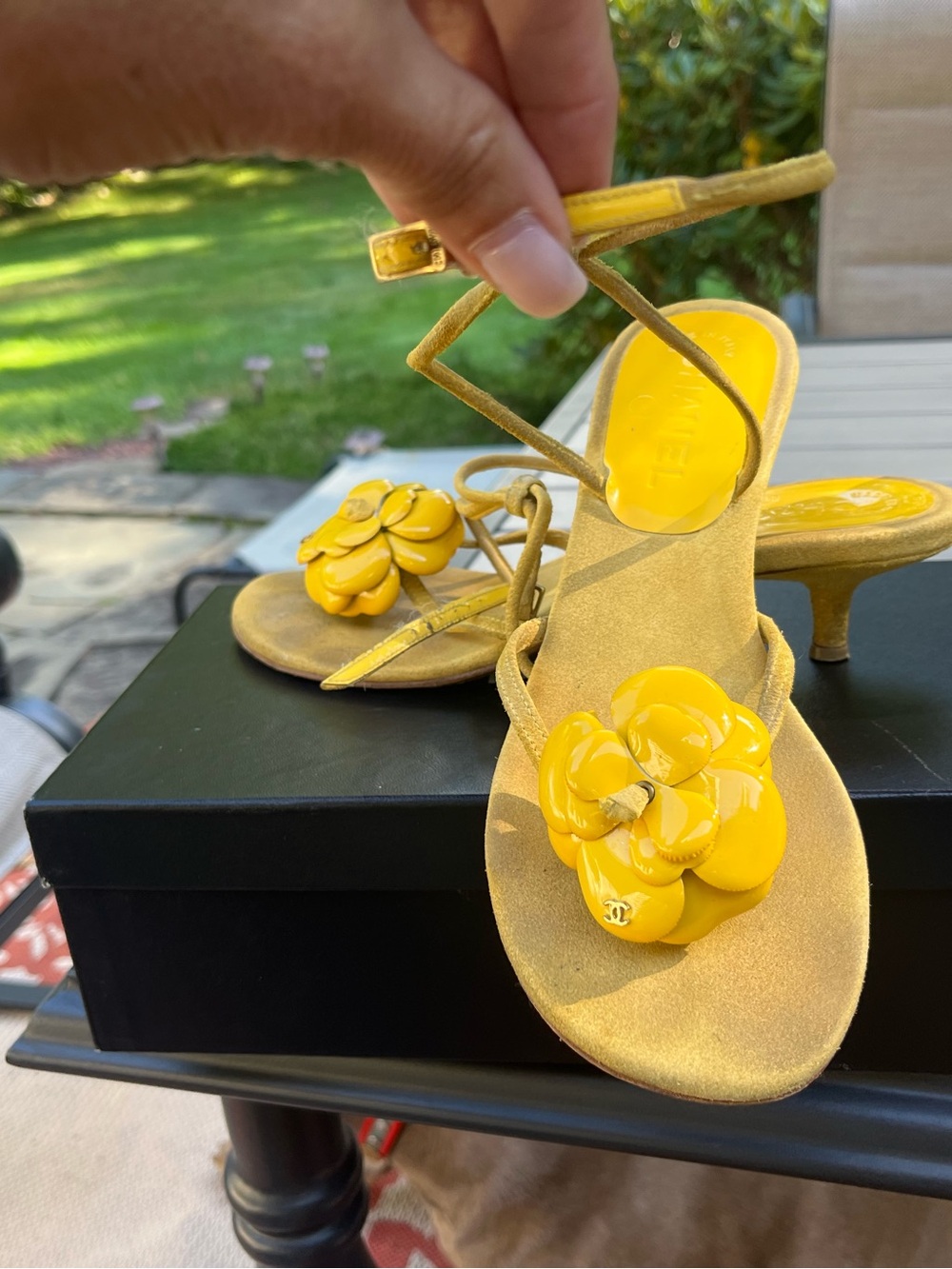 Vintage CHANEL Yellow Camellia Strappy Kitten Heel Sandals circa cruise 2003 - Picture 3 of 10